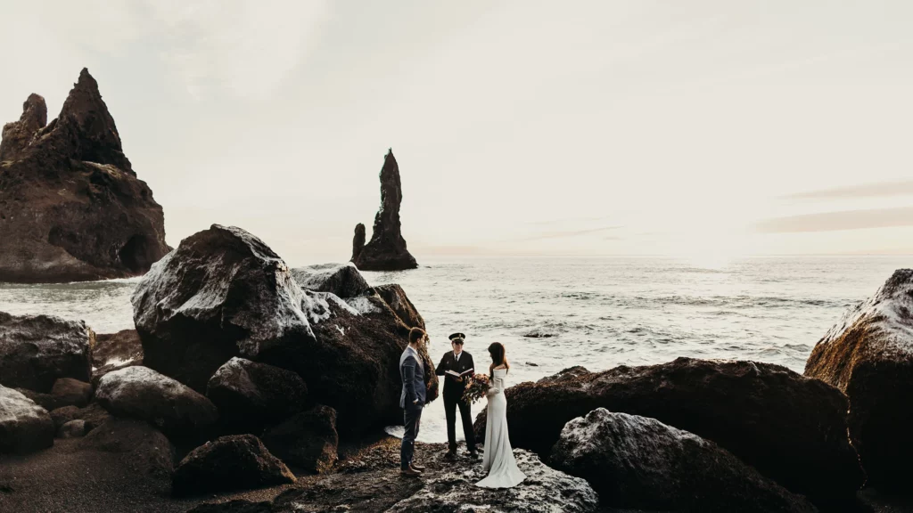 How much does a wedding officiant cost in Iceland?